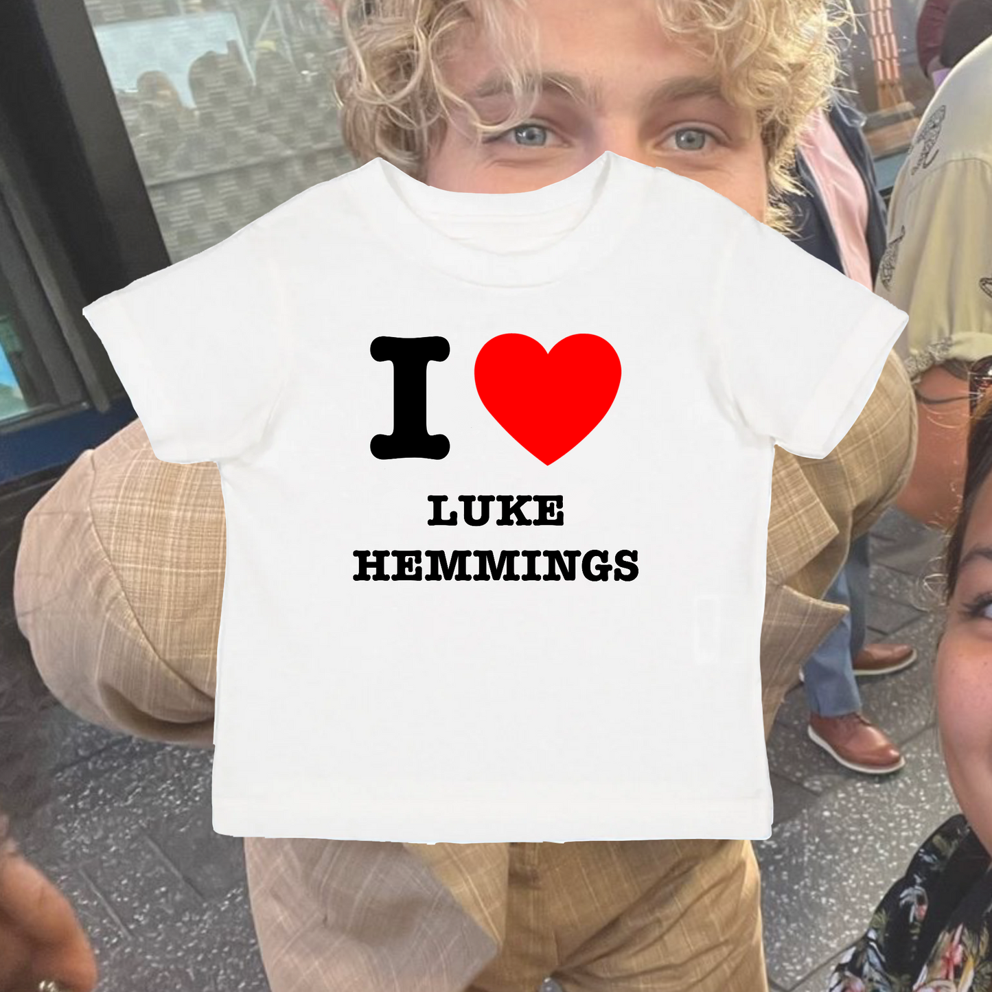 I heart Luke Hemmings