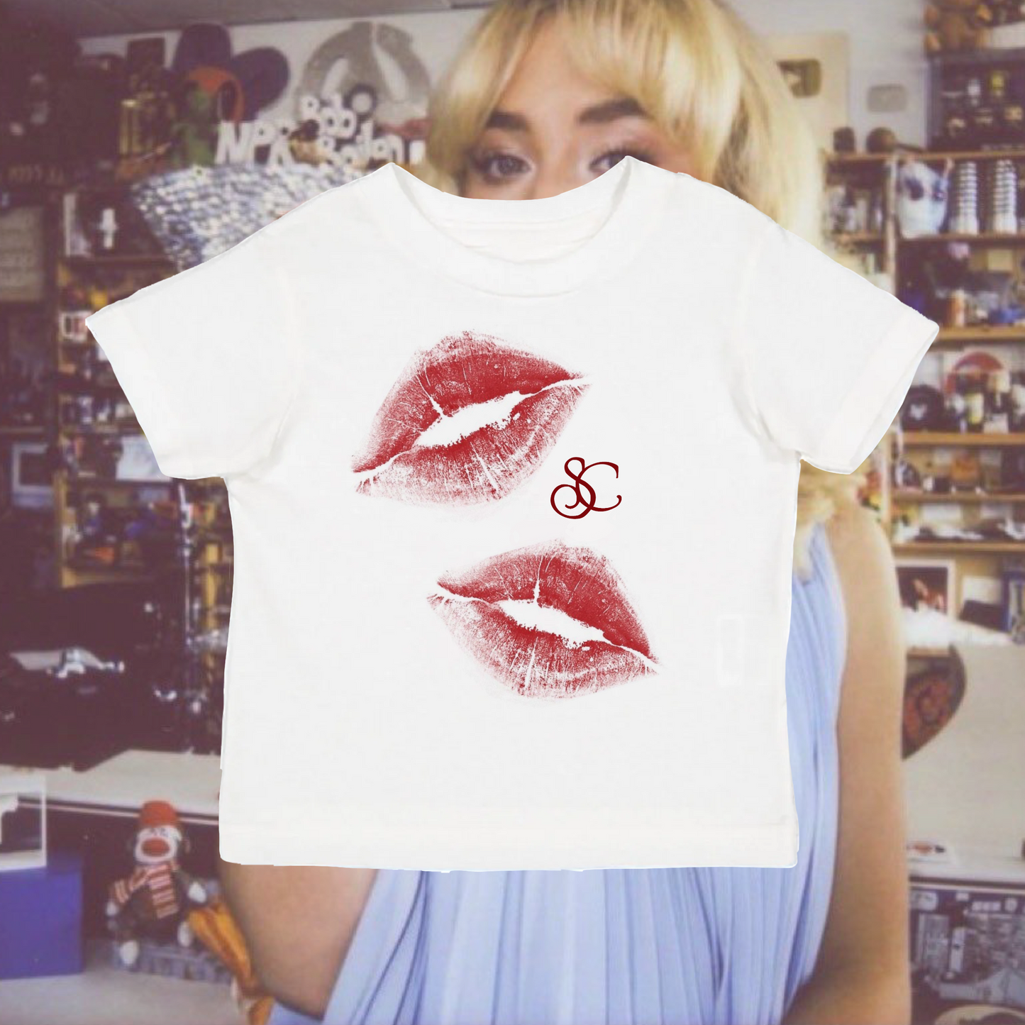 Sabrina Kiss Tee