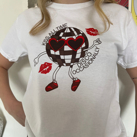 Kiss all the time. Disco, Occasionally. Tee